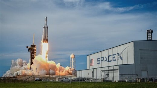 Musk’s SpaceX In Advanced Talks to Combine With xAI