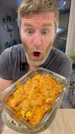 High Protein Ham Bake - Save Recipe Below 👇 I REALLY like mustard!! If that’s not you maybe mix it all up, or use less. But my word, this lush for me. I can’t recall making a leek meal I haven’t liked 😍 500 kcal (50P, 25C, 24F) 120g leeks 100g ham trimmings 1 tbsp Dijon mustard 3 medium eggs 100ml milk 15g Parmesan cheese Crazy simple. I chose to just stack everything then pour the egg/milk mix over and dress with cheese. The alternative would be to mix it through. Bake at 180C (360F) for 30 m