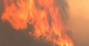 Wildfire threatens Yosemite area