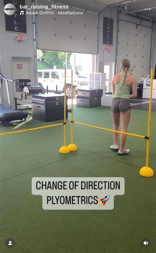 4️⃣ Plyometrics we use to improve the athlete’s ability to change direction increase explosiveness and agility 🏐 - - - - - #RiseToTheTop #BarRaisingAthlete #BarRaisingBuilt #plyometrics #plyometricstraining #plyometrictraining #plyogility #changeofdirection #changeofdirectiondrills #agility #agilitytraining #speedandagility #speedandagilitytraining #baseballtraining #volleyballtraining #footballtraining #basketballtraining #tennistraining #soccertraining #softballtraining #personaltrainer #work