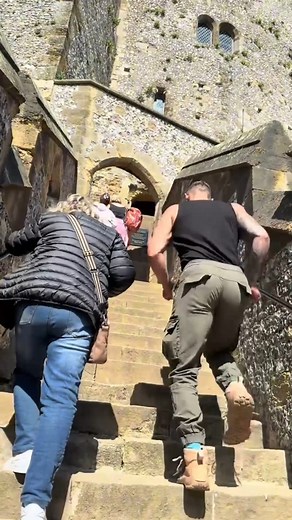 Welcome to Arundel castle…. Standing tall at nearly 1000 years old. Still lived into this day. Wouldn’t want to be in it at night 👀🤣 what do you guys think?#america #American #Castle #BritishCastle #BritishHistory #history #Adventure #Exploring #Travelling #TravelTravelCouple #LifestyleGoodFun | Hickman Isaac