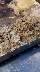 272K views · 4.9K reactions | Se te antojan unos buenos tacos de cabeza, o unos de tripita bien doradita. ✅Pues andando de pata de perro y conociendo San Jhony, me lance a tacos Fide, a probras unos buenos tacos de cachetito y ojito, acompañame a conocer un poco mas de su historia. Recuerda que estan ubicados en Av Juarez, esquina con Articulo 3°, justo frente a la farmacia del Ahorro. #TacosdeCabezadeRes #patadeperro #SanJuanDelRío #TeRecomiendo | 30 Frames | Facebook