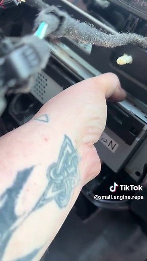 Installing a Touchscreen Radio in 2016 Ford F150