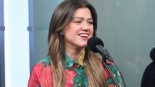 'The Voice': Kelly Clarkson Admits She Has Over Two Dozen Tattoos