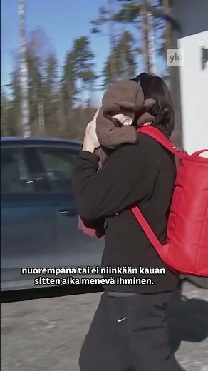 Isän kuolema jätti Senni Salmiseen raastavan surun, mutta sitten syntyi lapsi