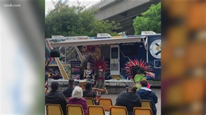 'Barrio Bus' returns to Chicano Park for the summer