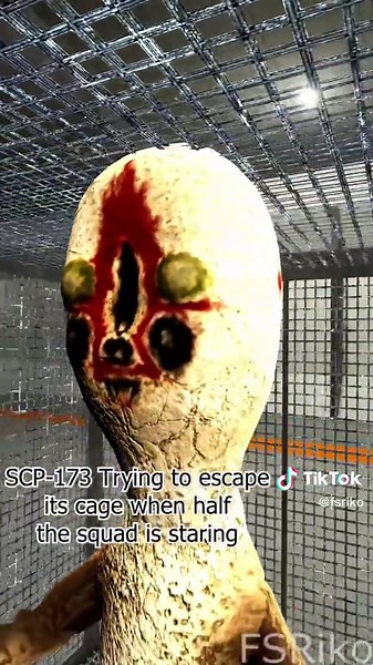 SCP-173 Caught in VRchat: Hilarious Escape Attempt!