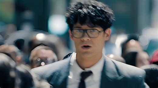 Superman’s New Clip Explains How Clark Kent’s Hypno Glasses Work