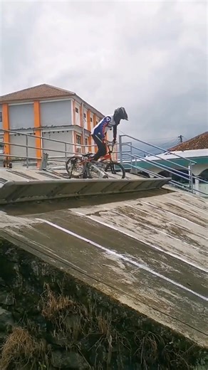 Pro gate lokal brand