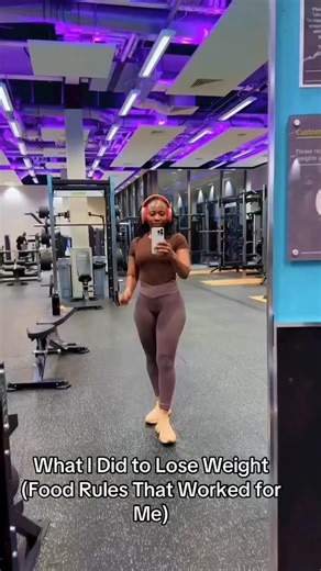 But I cut out: bread, pasta, rice, tortillas, and ultra-processed foods. When people stop eating processed foods and excess carbs and fats together, and switch to real foods like meat, fish, eggs, vegetables, and fruits they lose fat fast. Food is everything when it comes to losing body fat. Your gut, your weight, your energy it all starts with what you eat. If you want fat loss to be easier and more effective, avoid highly processed, sugar-filled, low-nutrient foods. Keep it simple. Real food. 