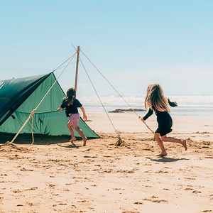 BEACH SCHOOL Launched just in time for the summer holidays, our forest school-inspired coastal sessions turn the beach into a classroom for curious minds. From storytelling to shelter building, bushcraft skills to cookery on the sand, Beach School is designed to develop social skills, educate, and build confidence through playful interaction with the coastal environment. Open for local children and guests alike. Two or five hour sessions for 5-15 year olds. Dates in July and August. Open to loca