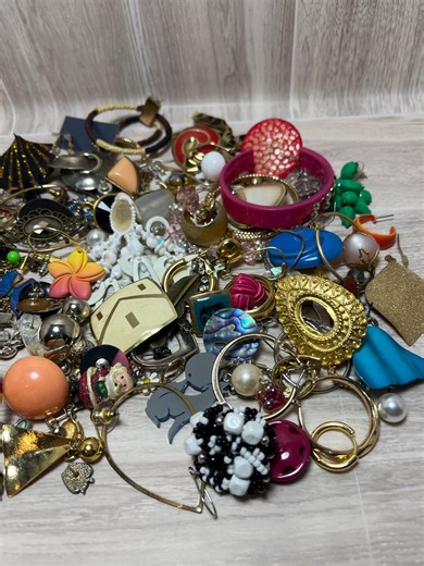 Vintage Costume Jewelry Lot Single Earrings Vintage to Now for Wear Repair Crafting