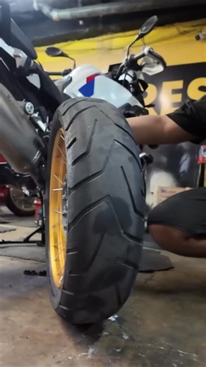 Pirelli Scorpion Trail 2 Tire on Bmw Gs1250 | Takara Tires