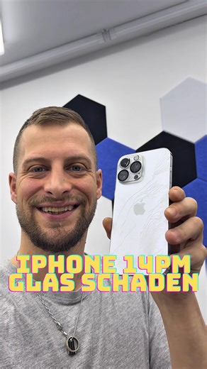 Ilke Fundaoglu on Instagram: "iPhone 14 Pro Max mit zersplittertem Backcover 😭🥹 Apple würde sagen: Handy austauschen 😂 Muss man natürlich nicht, refurbished Gehäuse und das Problem ist meistens für weniger als 100€ gelöst 🤝 Vorausgesetzt man kann es selbst, wenn nicht schaut mal in den Link in meiner Bio da ist ein sehr ausführliches Tutorial ❤️ Heute im Advendskalender🎅 : 4x iFixit Prescision Cleaning Kit und jeweils eine Tasse dazu So machst du mit: Folge mir ✅ Kommentiere das Video, was