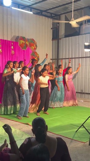 Left right trending song#short#ytshorts#vairalshorts#