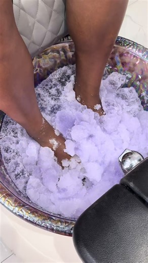 Pamper Your Feet with a Jelly Pedicure