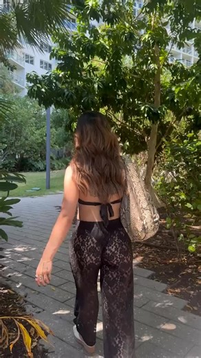 throwback to my fav pants ft. a little Miami moment 😚💕 | Randyl Robbins
