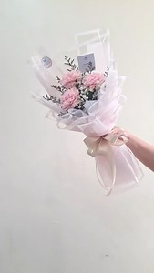 Small carnations bouquet 🎀✨️ . #fyp #fbreels #highlights #valentinesday #flowers | Florabelle