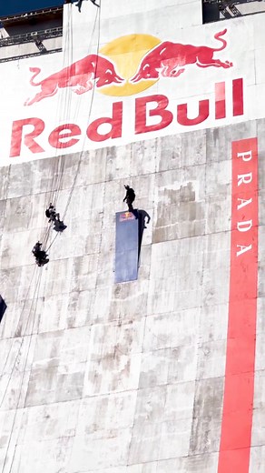 1.5M views · 10K reactions |  We still can't believe Sandro Dias - Oficial dropped in on a building yesterday! If you missed it watch it all go down here --> https://win.gs/42gfkyt | Red Bull Skateboarding | Facebook
