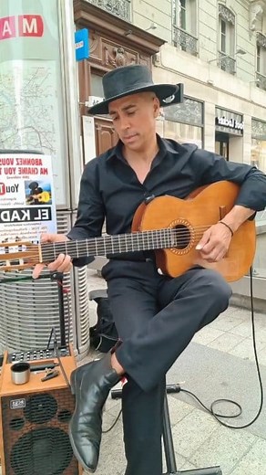 Live Guitar in the Street !!!Lyon !!! | EL Kado Guitariste