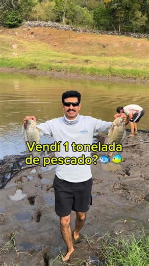 Rodo Arcadia on Instagram: "Así es como fue mi primer venta grande, ya se acerca el final de esta historia, últimos capítulos gracias por tanto apoyo ❤️🤠🐠"