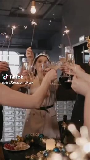 Por un 2026 diferente..! Este año que se fue nos dio muchas lecciones, nos agarro tan fuerte a muchos que creímos no llegar al inicio de uno nuevo..! Dios fue muy condescendiente con nosotros, pues a pesar de las pruebas tan grandes estamos saliendo adelante, medios rotos, medios imparciales, medio renuentes a las decisiones de Nuestro creador..! Nos llevo al extremo y aún así seguimos de pié, pues en sus decisiones puso a prueba nuestro amor propio y nuestra estabilidad emocional y Él nos ha da