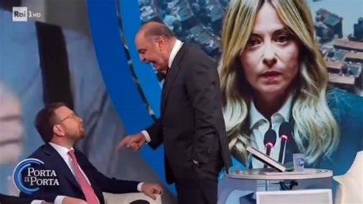 Bruno Vespa furioso con Provenzano che scherza su sua parzialità: "Non glielo consento, stia zitto"