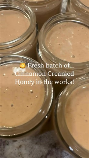 🍯 Ever wondered how creamed honey gets that silky-smooth texture?Back in the 1930s, Canadian beekeeper E.J. Dyce discovered how to guide honey’s natural crystals into a fine, creamy texture — a slow, patient process still used today. We just made a small-batch, artisan Cinnamon Creamed Honey, crafted the same way and now curing for two weeks. Sweet things take time… and this one’s coming just in time for cozy fall days. 🍂🐝#HoneybeeHut #CreamOfTheComb #CinnamonCreamedHoney #SmallBatchHoney #Ar