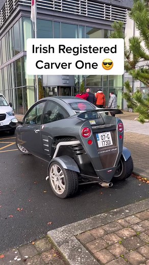 Galway has some hidden Gems!! My first time seeing a Carver One. Those who are OG Top Gear fans will remember Hammonds review on one of these. Can confirm they are great fun to ride in 😎 wonder what @retrogarageofficial thinks of this? 🤔 #carver #carverone #cannonball #3weeler #trike #swedishengineering #hondabike #threewheeler #handbuilt #germanengineering #galwaycarscene #galwaycarmeets #irishcarculture #irishcarscene #irishcars