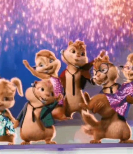 do kids even watch these movies nowadays #alvinandchipmunks #thechipettes #2000s #nostalgia #trending
