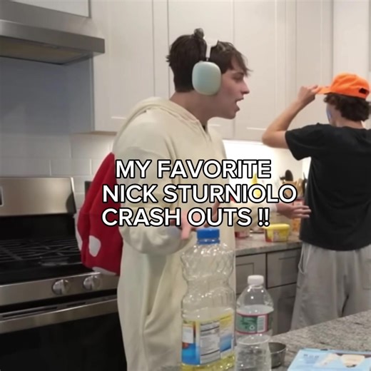 the king of crashing out #sturniolotriplets #viral #fyp #sturniolos #nicksturniolo @Nicolas Sturniolo @𝜗𝜚⋆₊˚