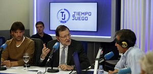 Las collejas de Rajoy a su hijo en la COPE