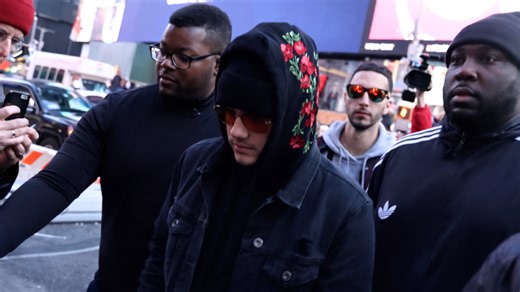 Fake Justin Bieber pranks 10,000 people in New York City