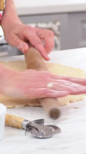 20K views · 2.1K reactions | It’s fruit pie season! Top your blueberry pie with a lovely lattice top - the tips are right here. 冀𢡄冀𢡄 #baking #desserts #fruitpie #BakingWisdom #annaolson #summer #summerbaking | Anna Olson | Facebook