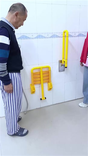 Customizable Bath Chairs for Enhanced Safety