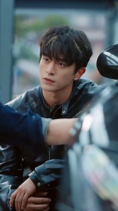 4.6M views · 177K reactions | "¡Mira ahora!  https://netshort.com/es/episode/doblado-carrera-final-1951496089091751938?utm_source=facebook&utm_medium=post-es  (Doblado) Carrera final EP01  #NetShort #CarreraFinal #Acción #Suspenso #IdentidadSecreta #Aventura #Adrenalina #Mecánico #Desafío #Protección #EscuderíaPegaso" | DramaManía Diaria | Facebook