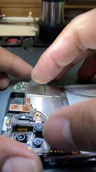 Repair Redmi Note 10s Water Damage by Fixing LCD Flex Cable Connector. #repair #smartphone #redmi #xiaomi #timelapse #capcut #fyp #bandarlampung @2UUL REPAIR @Qianli Toolplus Pin