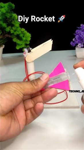 easy diy home made 🚀 rocket #youtubeshorts #diyprojects #scienceexperiment
