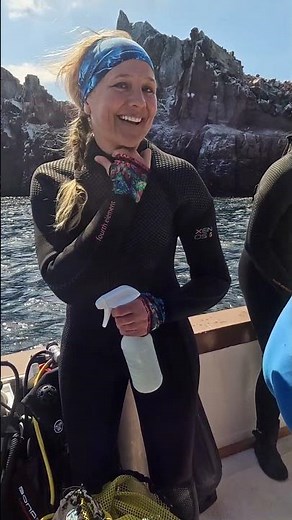 Here’s to the women making waves in diving every day. Happy International Women’s Day! 🤿💙 #diving