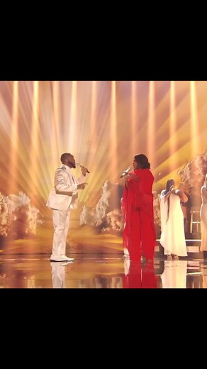 CeCe Winans performed her hit song “Goodness of God” with contestant Roman Collins on the American Idol Grand Finale Sunday night. See the unforgettable performance at the 🔗 in our bio! | GMA Dove Awards