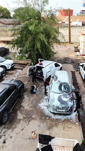 Déplacement partout sur Dakar Envoyez votre modele de vehicule par message pour obtenir un devis gratuit OU contactez-nous au 77913 13 11 (WHATSAPP) 📍Adresse: Mamelles cite Mbackiyou Faye (Entree Gouye-gui) #otovap #lavageauto #nettoyage #detailing #dakar