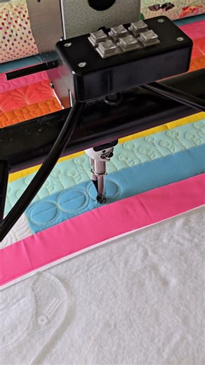 HOW TO QUILT THE SWEETEST FMQ CIRCLES!