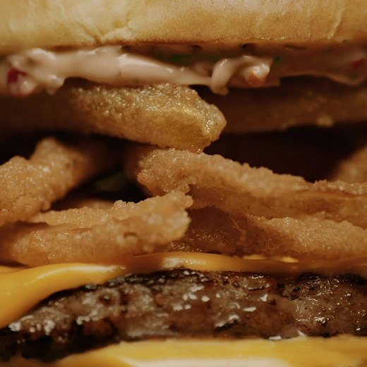 🍔 The NEW Chophouse Cheeseburger 🍔 An elevated burger topped with creamy Chophouse Aioli and crispy onion strings 😋 #MMMsonic Limited time only at participating SONIC® Drive-Ins. Mobile ordering available at select locations; hours may vary. ™ & © 2022 America’s Drive-in Brand Properties LLC. | Sonic Drive-In
