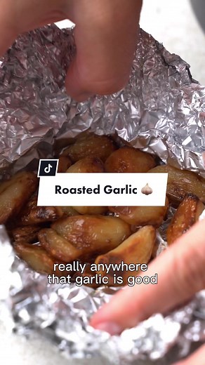 Air Frying Episode 1 | How to roast garlic in your air fryer 🧄🌪️ #airfryertiktok #roastedgarlic #airfryerrecipes