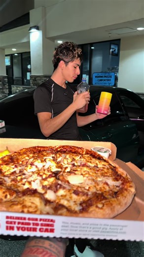 Strawberry Acai Refresher: Low-Calorie Summer Drink