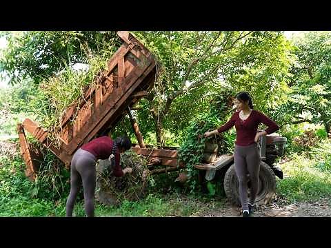 Genius girl's challenge: Repair and restore the engine of an old, abandoned 4-wheel-drive dump truck