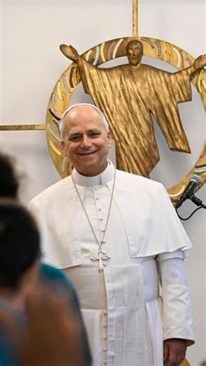 Pope at Maison Bakhita: ‘No one is so poor as to have nothing to give’