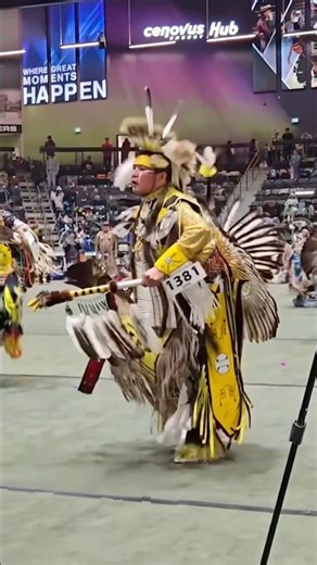 Sr. Men's traditional dancer Dale weenonis #indigenous #powwow #traditional #dance #culture #shorts