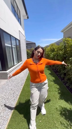 1.5M views · 26K reactions | 﫵﫵TAG YOUR WIFE , home tour , home , luxury kitchen, living room, big house . . . . . #punjabi #reels #australia #instagram #home #house #melbourne #women #lifestyle #explore #funny #laugh #Hindi | Raz Kaur | Facebook