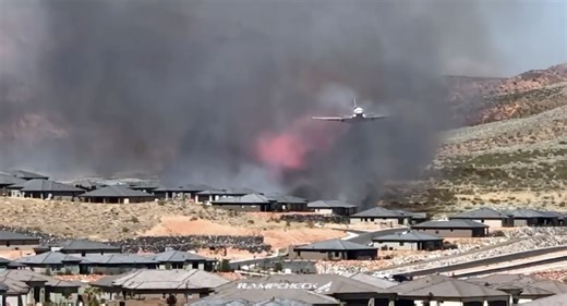 Check Out This Crazy Cool Video of the 10 Tanker DC-10 Firefighter Doing a Drop.